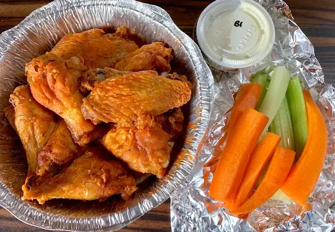 Buffalo wings and appetizers at Bert's Pizzeria West Hartford CT