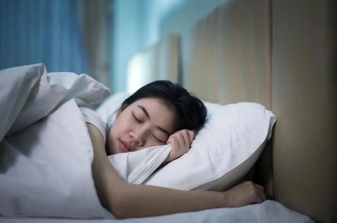 The Easiest Weight Loss Strategy Ever? Go to Bed.