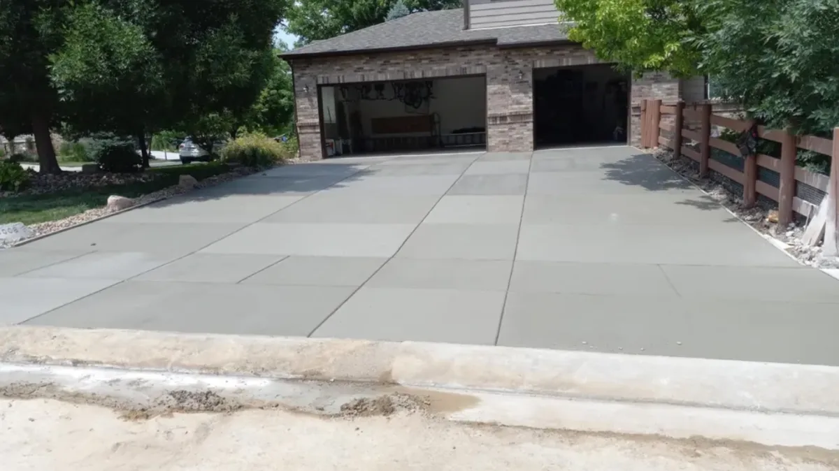 Hardscape Denver build and install Driweway