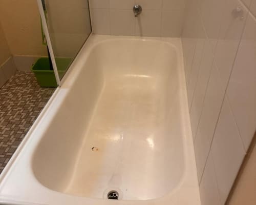 Bathtub cleaned for a bond clean in Adelaide