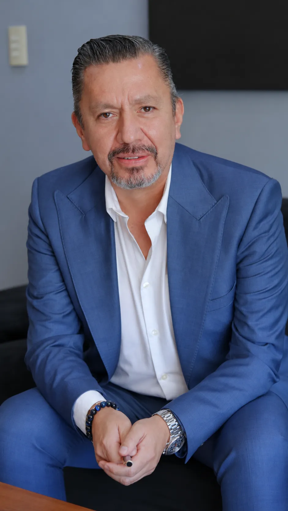 FOTO DEL DR. IGNACIO GONZÁLEZ - Cirujano Plástico Certificado