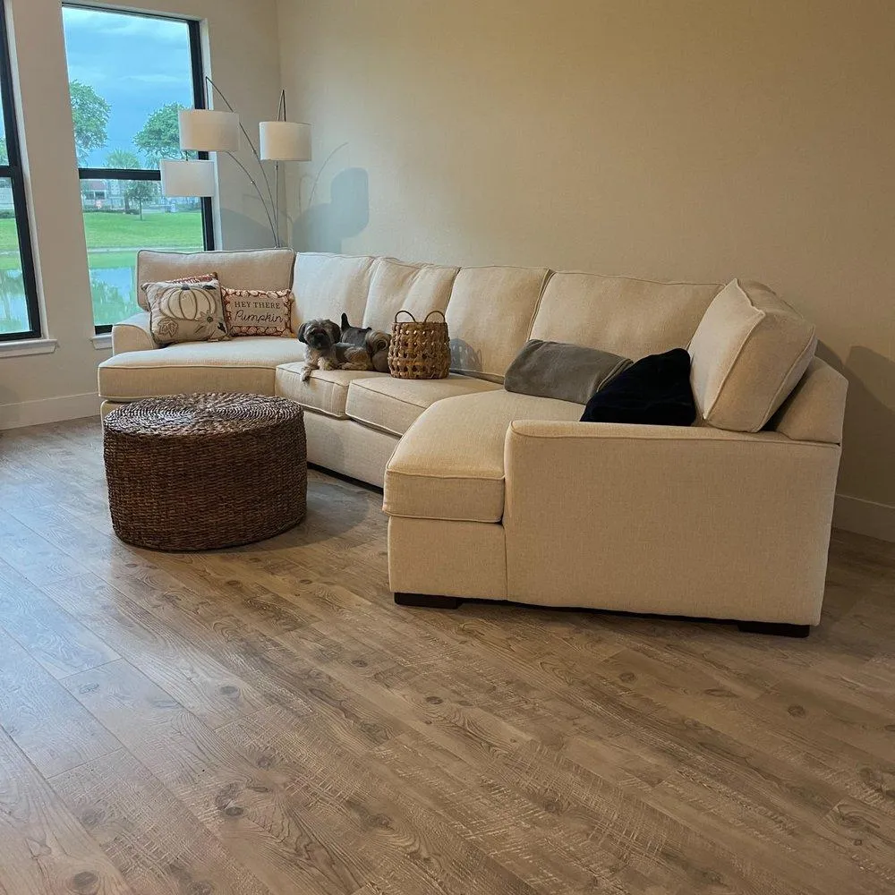 Fort Lauder Flooring install vinyl flooring in living room