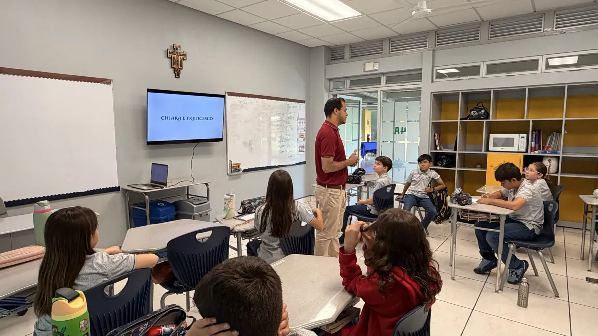 Aulas equipadas con tecnología educativa