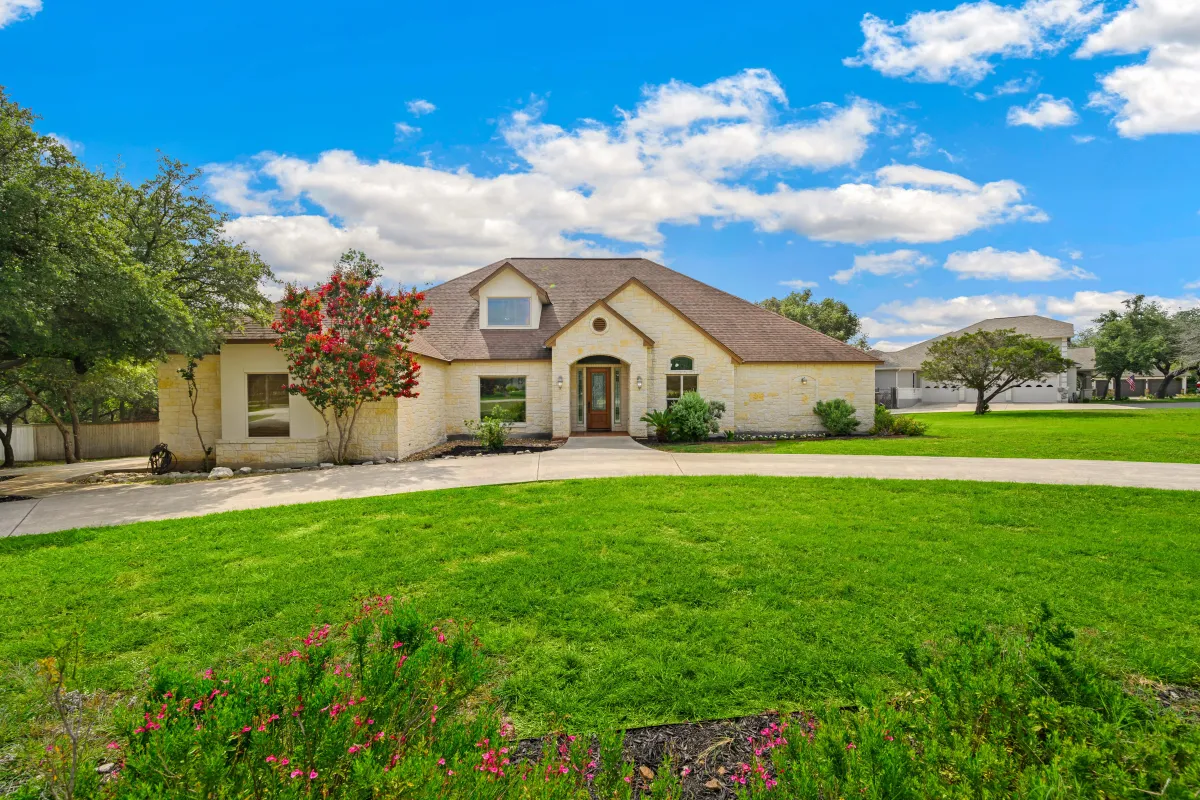 Yorktown, TX real estate