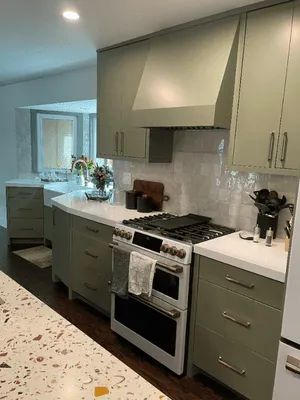 {{ custom_values.service_1 }} in {{custom_values.biz_area_1})