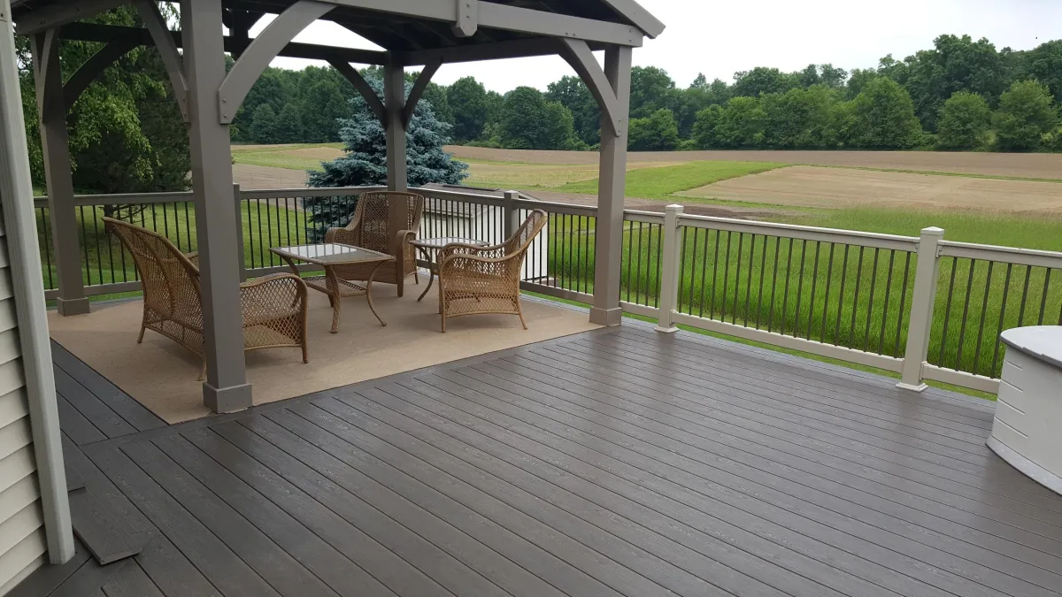 Stock 6:38 Premium Decking Land View