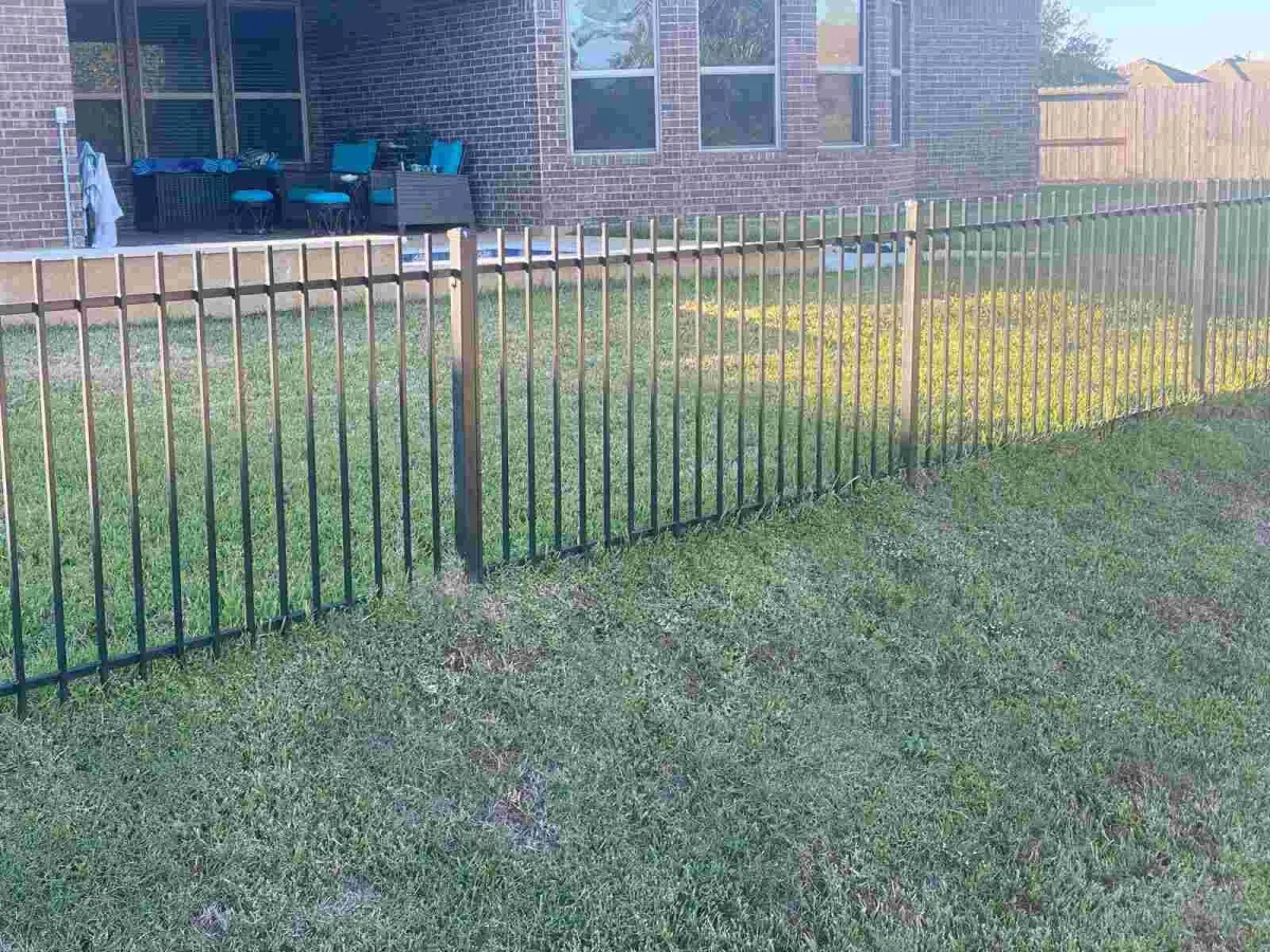 chainlink fencing install