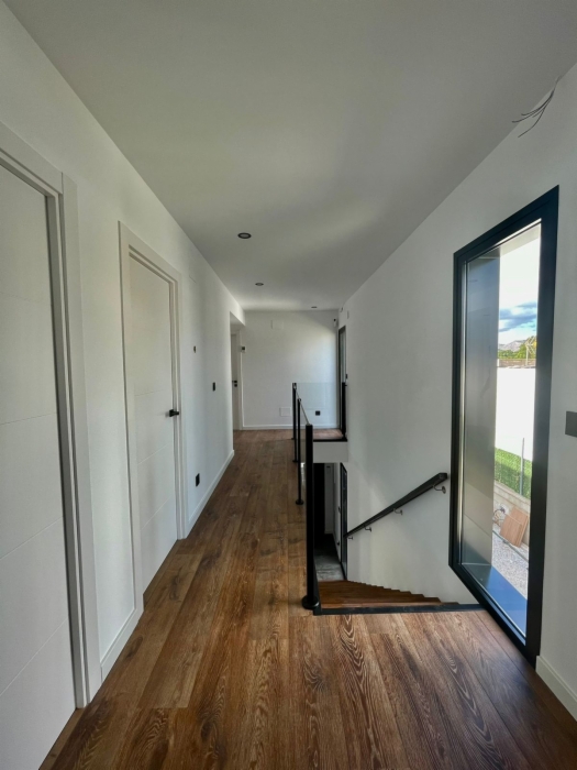 Perspectiva crepuscular de la vivienda unifamiliar Adeje con iluminación rasante
