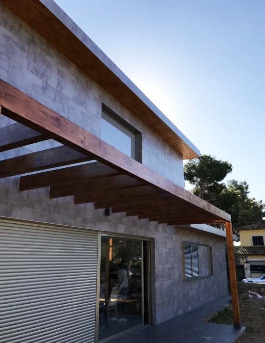 Adeje vivienda unifamiliar fachada exterior y sombras geométricas