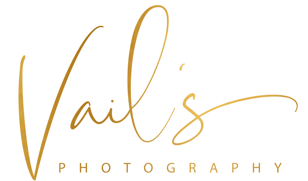 Vail's Photography Logo