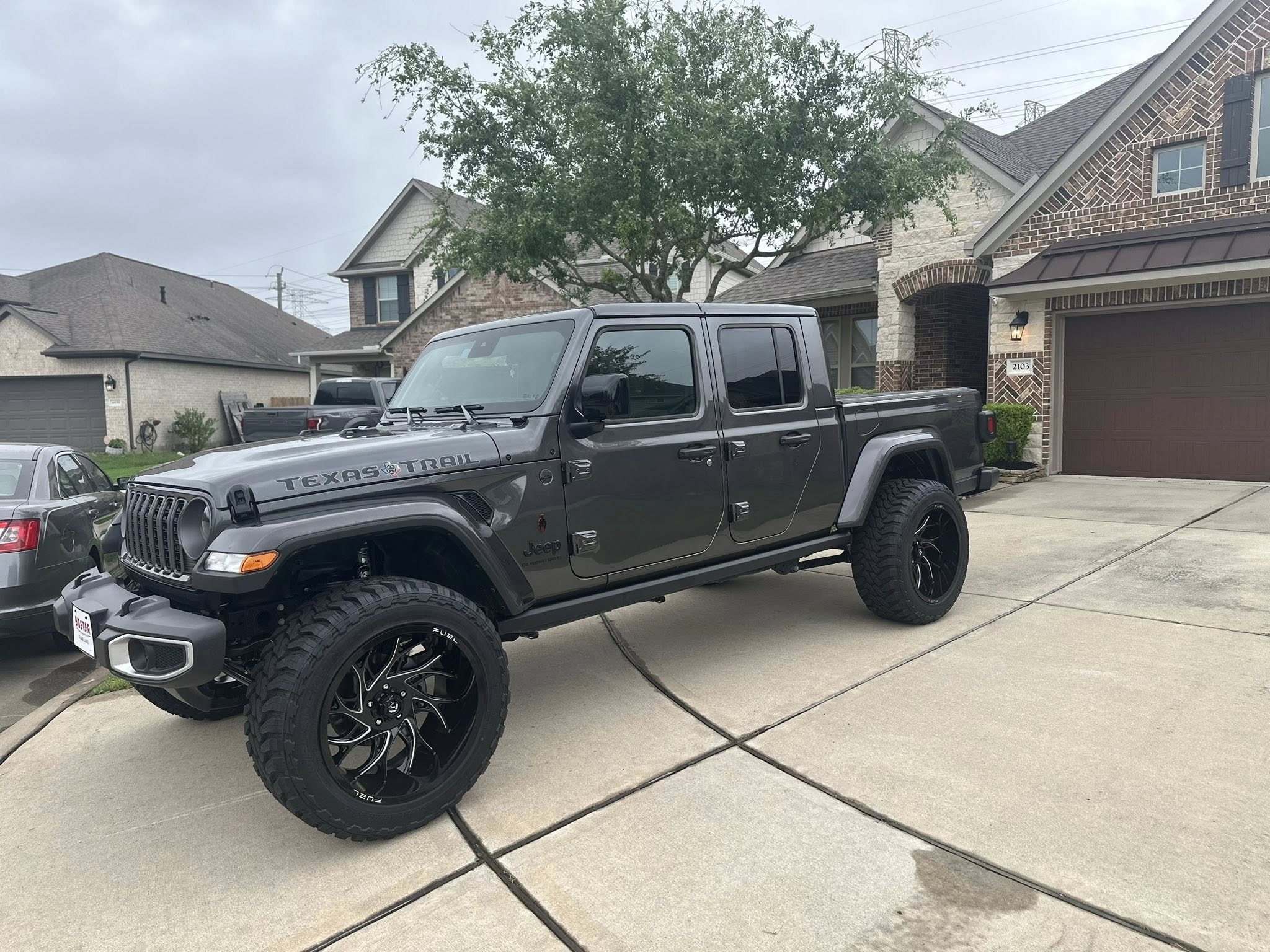 What Does It Cost to Upgrade Your Truck Wheels and Tires in Webster, Texas?