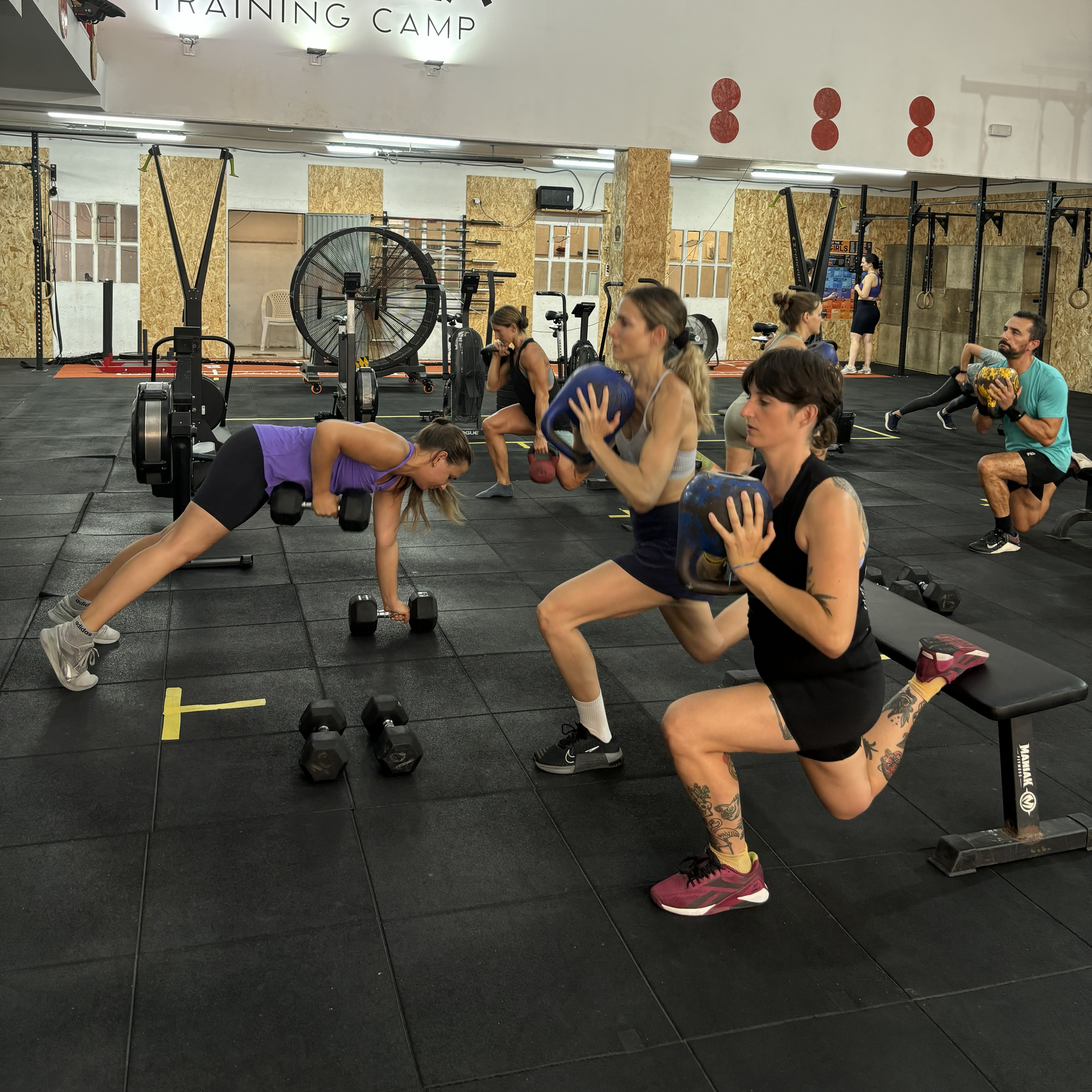 mujeres corriendo