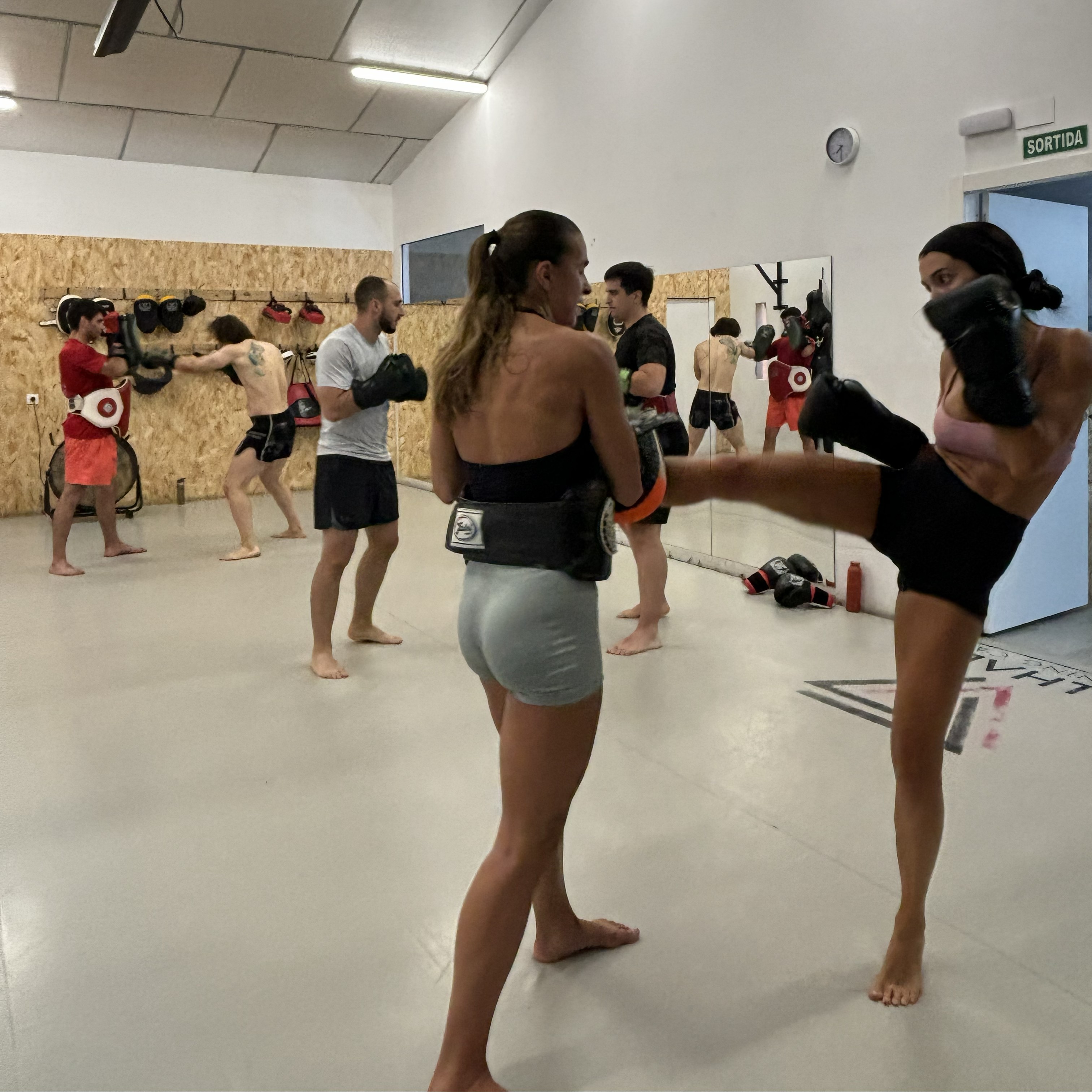 mujeres corriendo