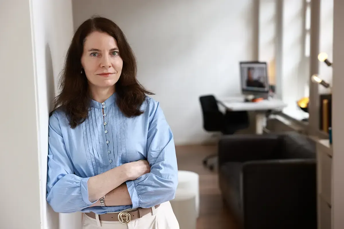 Portrait von Miriam Sabogal, Trainerin und Beraterin für Klarheit und Führung mit Haltung