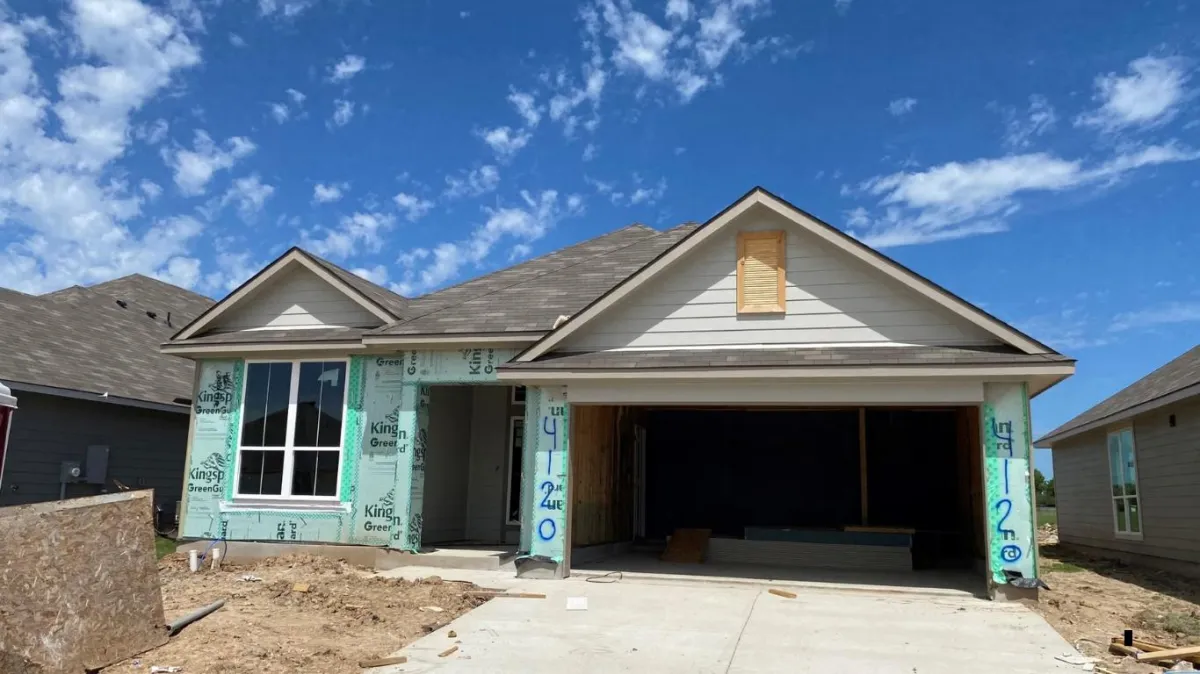 Macon Concrete builds and installs driveway