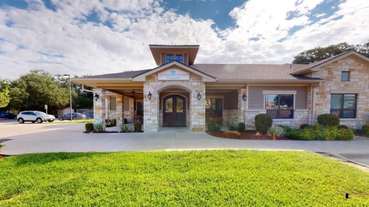 Macon Concrete builds and installs driveway