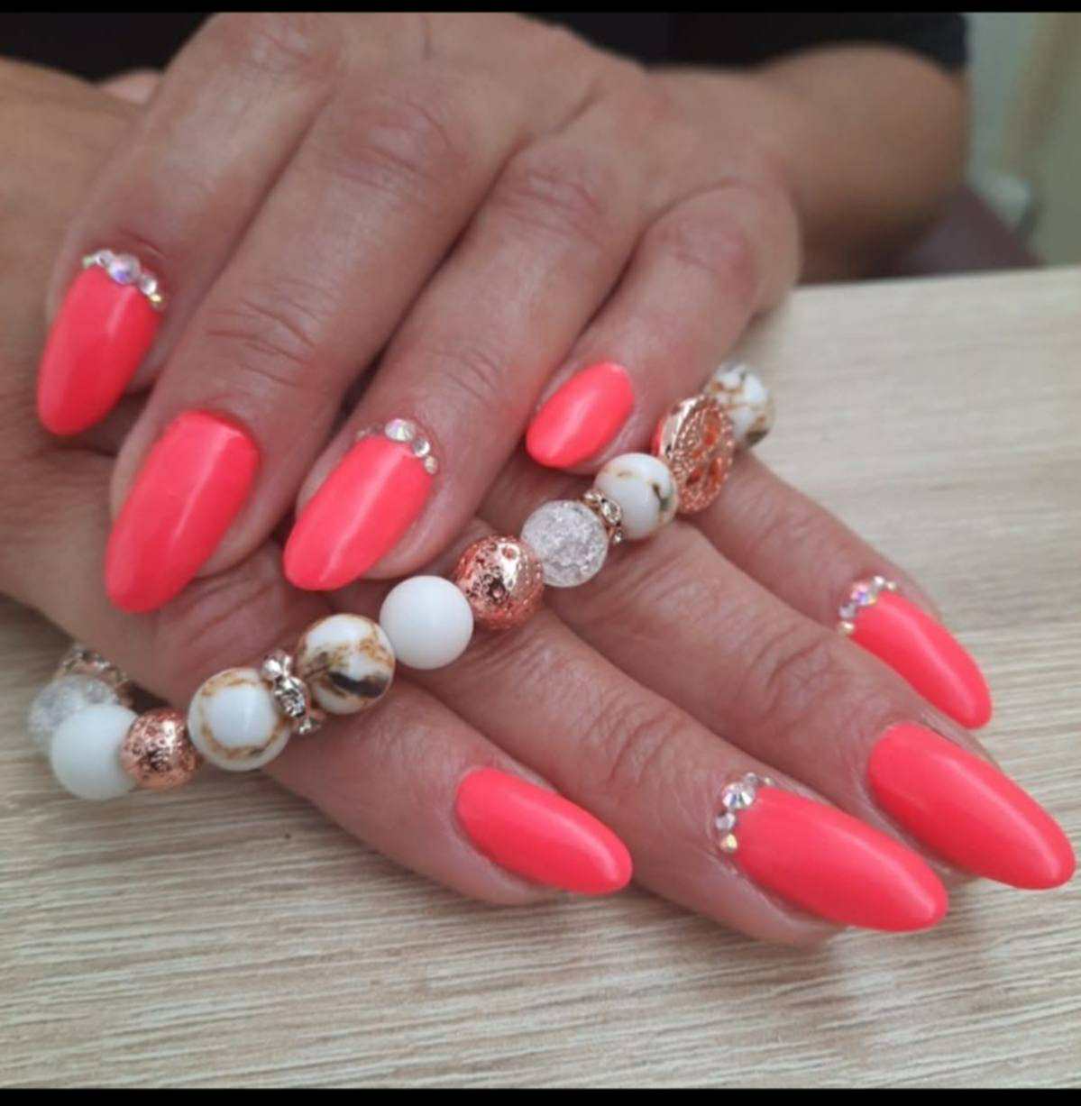 műköröm békéscsaba