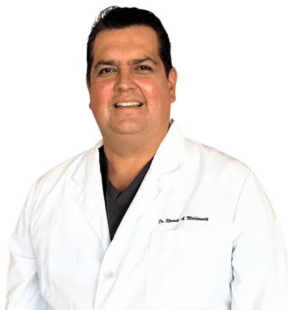 Dr. Ricardo Alejandro Maldonado Berumen - Cirujano oftalmólogo. Especialista en córnea, cirugía láser (LASIK), Cataratas y Queratocono