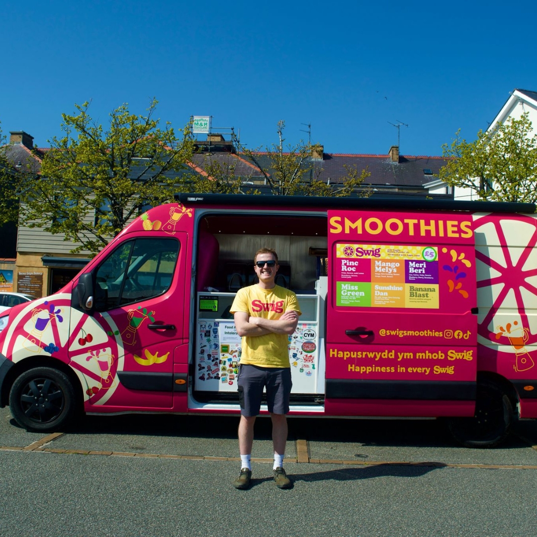 swig smoothies van with tom