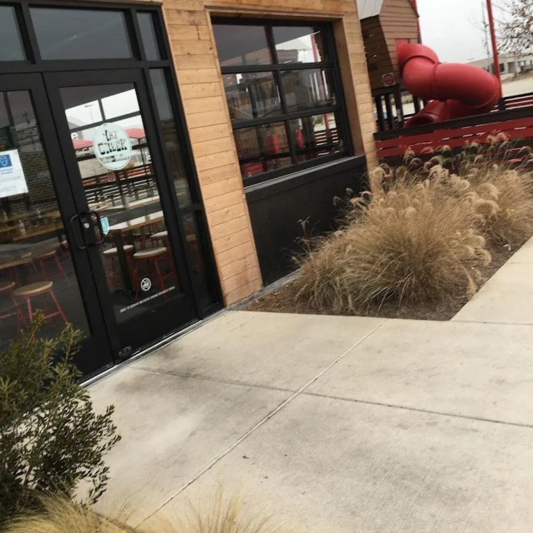 Clean commercial storefront windows San Antonio - professional window cleaning service for restaurants and retail businesses