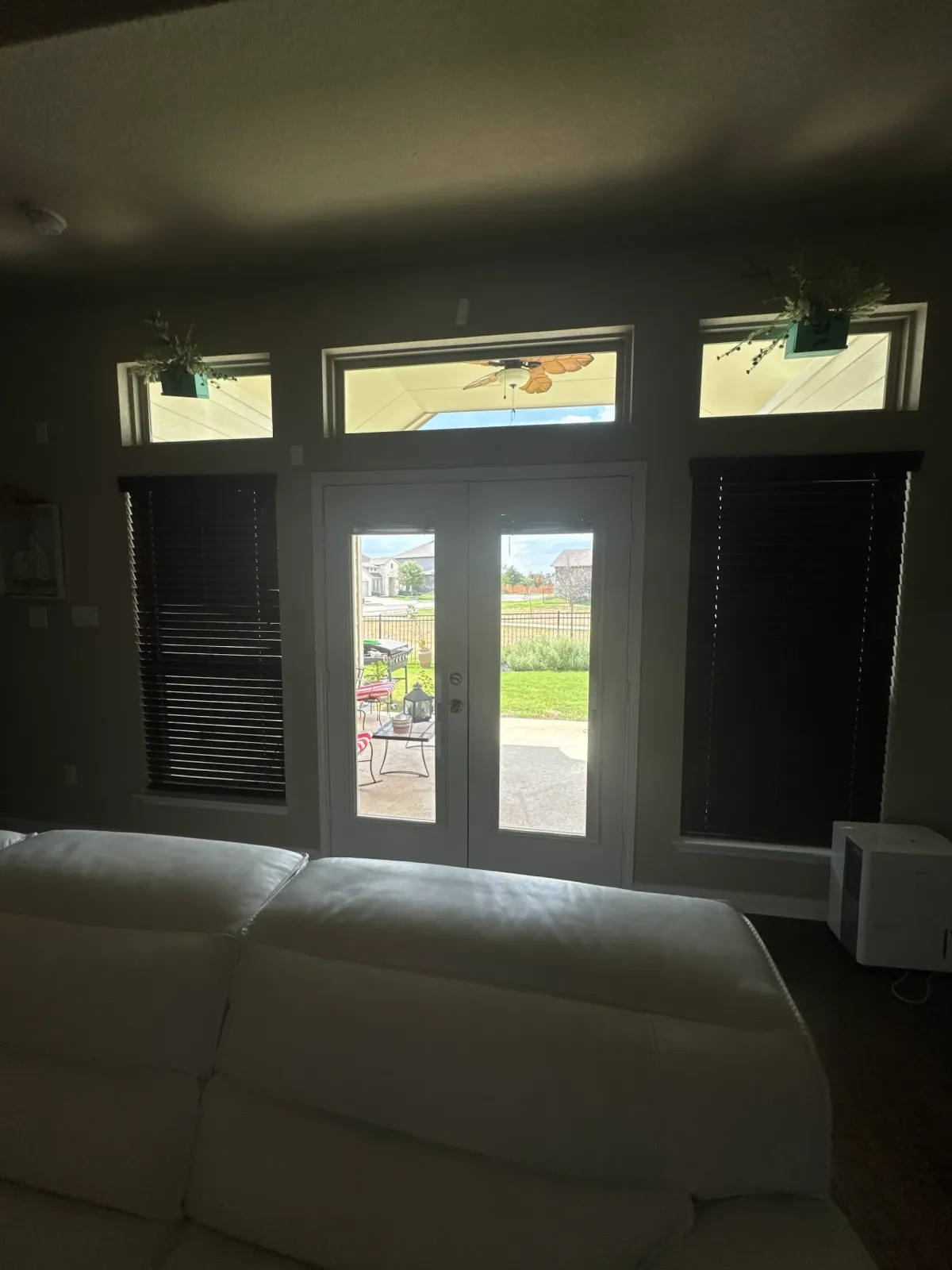 DND Window Cleaning in San Antonio delivers streak-free results on awindows of a beautiful home.