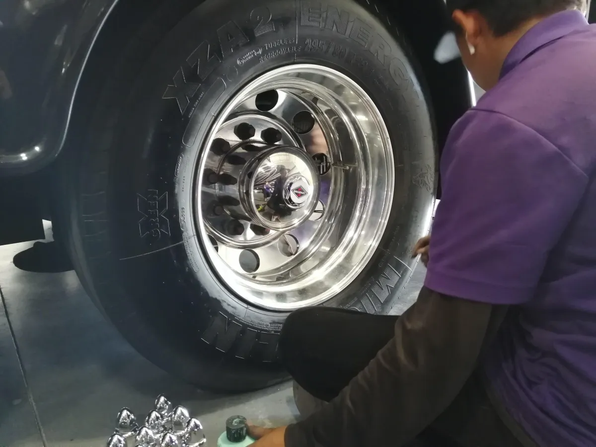 RV rim and metal polishing Las Vegas — polished aluminum wheel restored to mirror finish