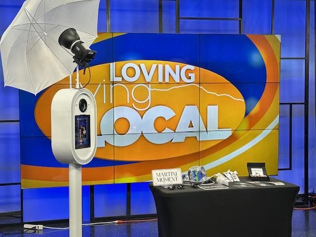 Luxury open-air DSLR photo booth with studio lighting by Martini Moment Photo Booths in Colorado Springs