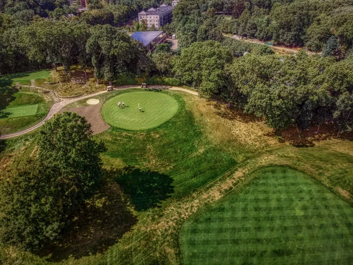 golf courses open year-round