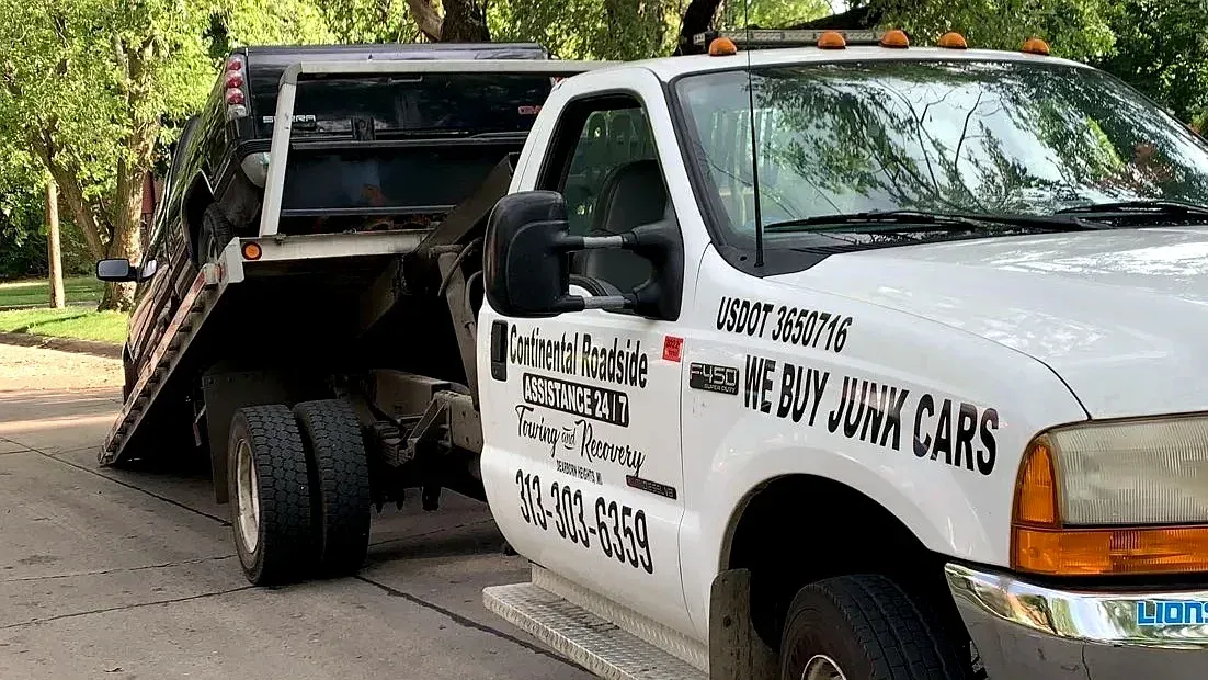 Continental Roadside Assistance Tow Truck Serving Wayne County Detroit