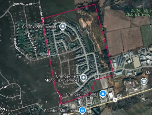 Aerial image of the Fieldstone Executive neighbourhood in Mono, outlined in red 