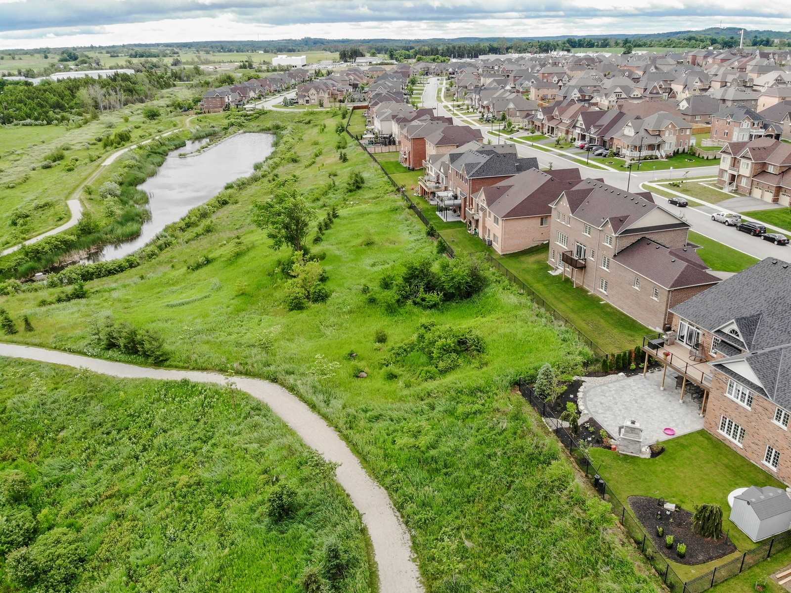 Drone image of the Fieldstone Executive neighbourhood in Mono, showing large homes and properties