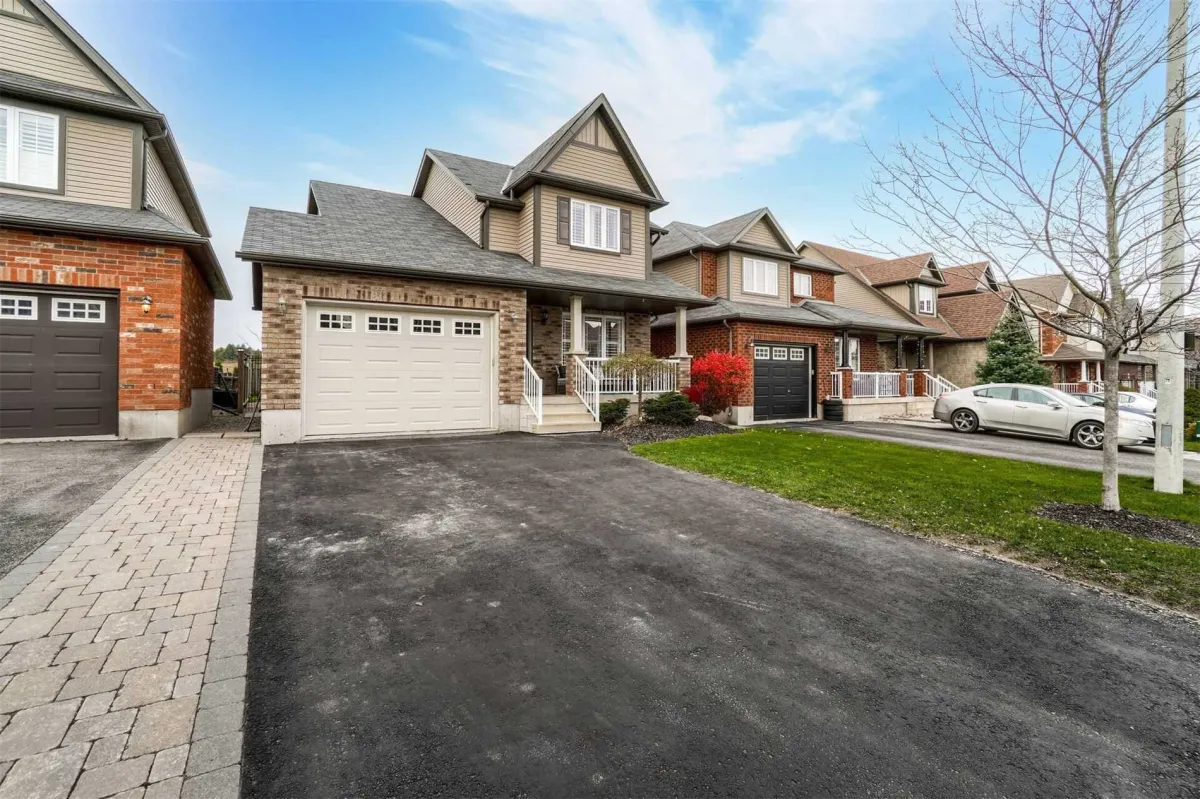 Split level home with attached garage located in Edgewood Valley neighbourhood in Orangeville