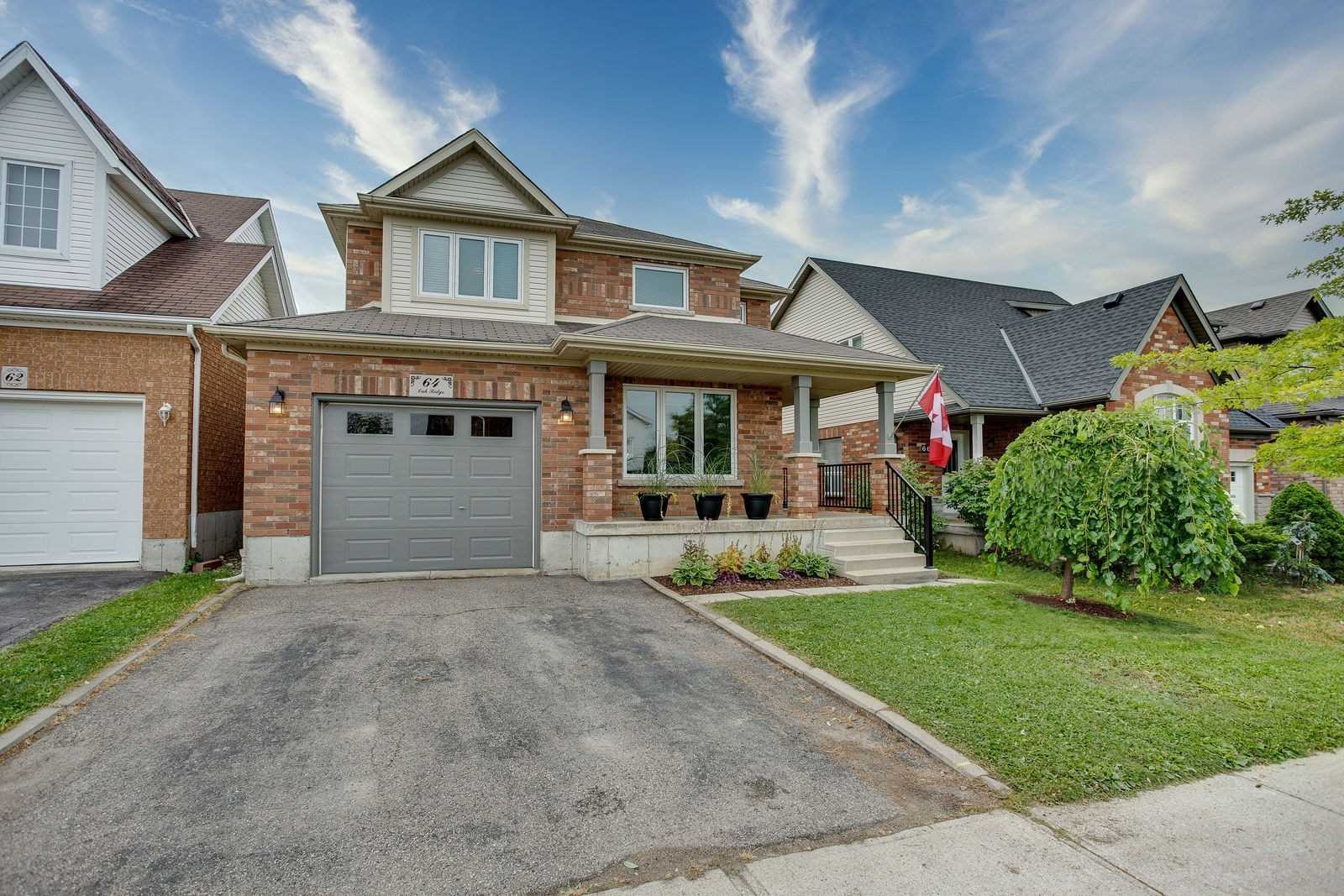 Detached 2-storey brick and siding split level home with attached 1-car garage located in the Sunvale on the Hill neighbourhood in Orangeville