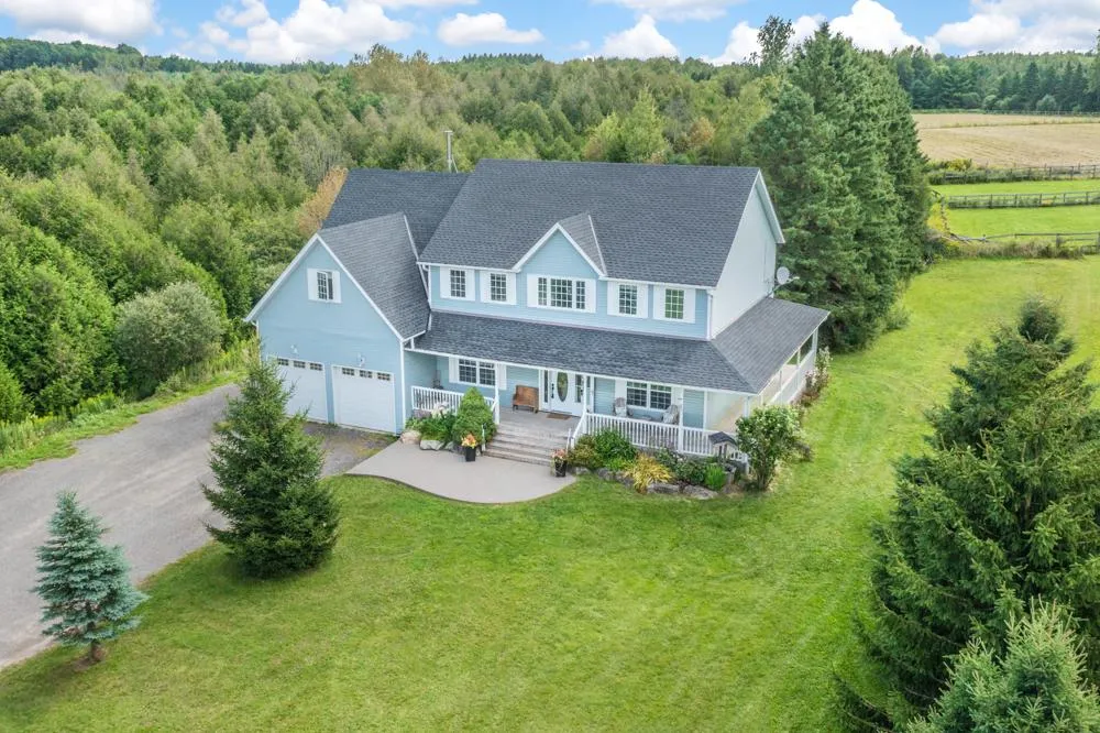 Large 2-Storey Country Home with Attached 2 Car Garage in Amaranth