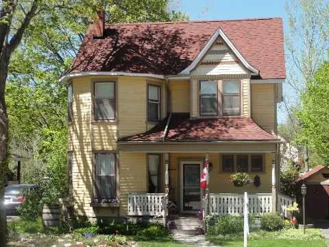 Historic Century Home Located Within Historic Downtown Shelburne