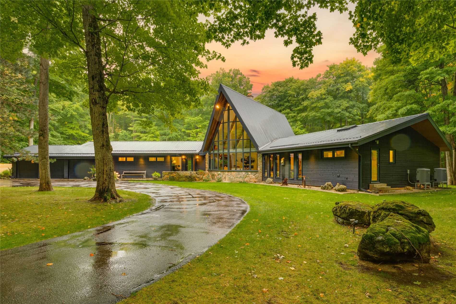 Large estate home with spacious property located in Belfountain, Ontario