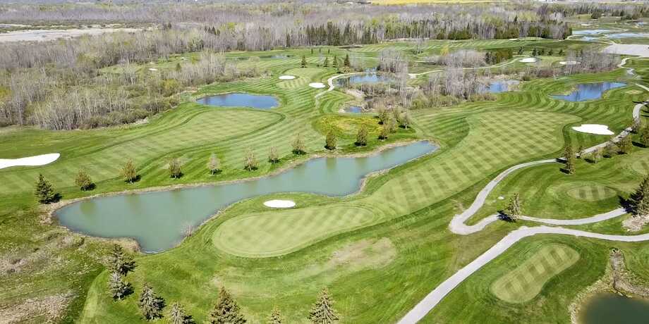 Image of the Silver Brooke Golf Club located in the Airlie area of Mulmur Township