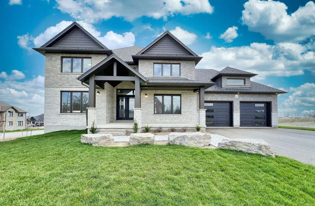 An image of a 2-storey detached estate home located in the Ospringe area of Erin
