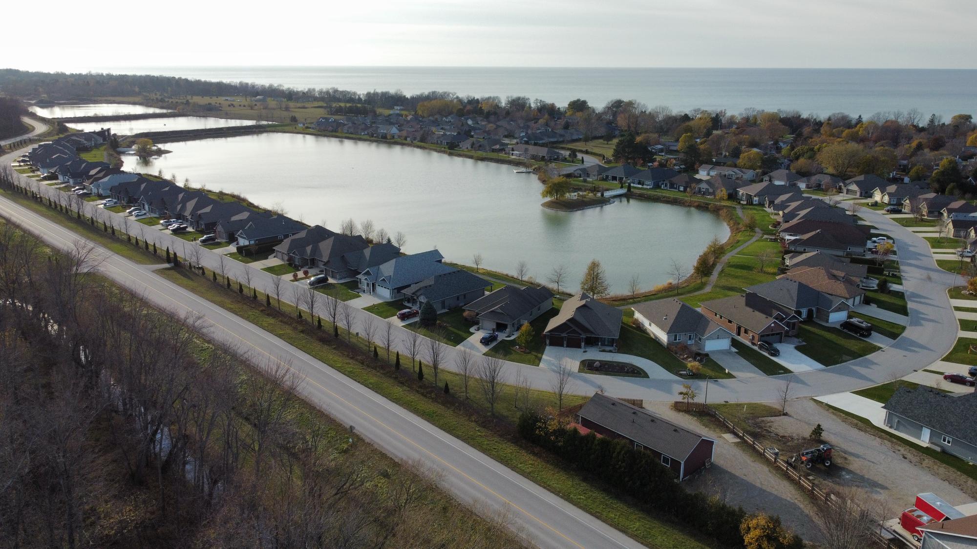 Aerial image of the Inverlyn Lake Estates Community
