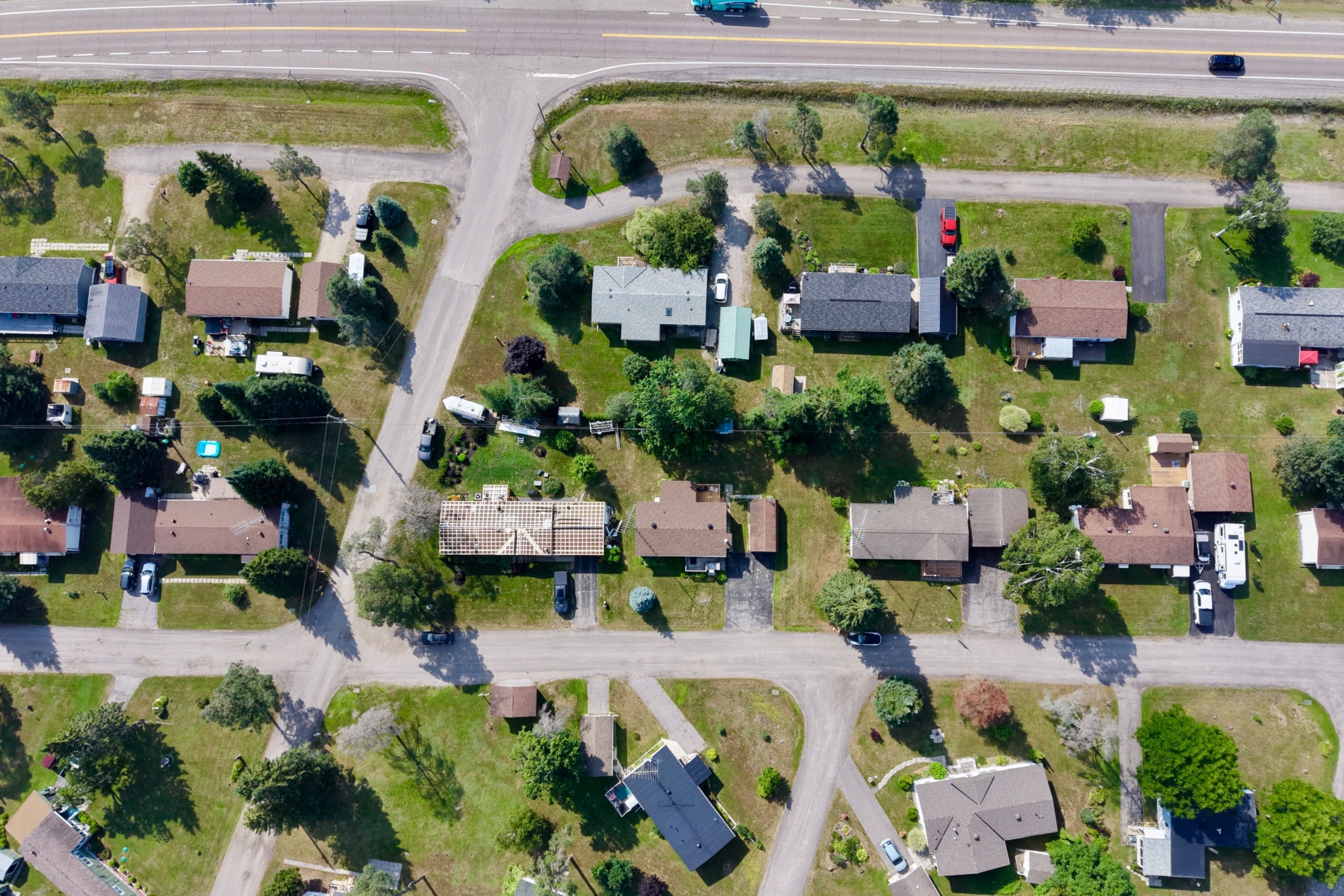 Aerial image of the homes in the Hunter Creek Estates 55 Plus Community in Minden Hills