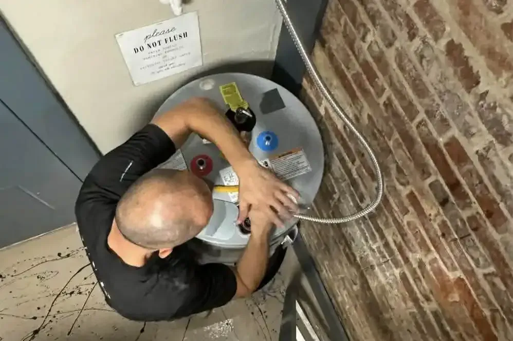 port orange fl plumber installing water heater