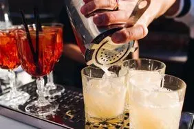 Lifestyle Factors That Increase Inflammation and Pain, alcohol