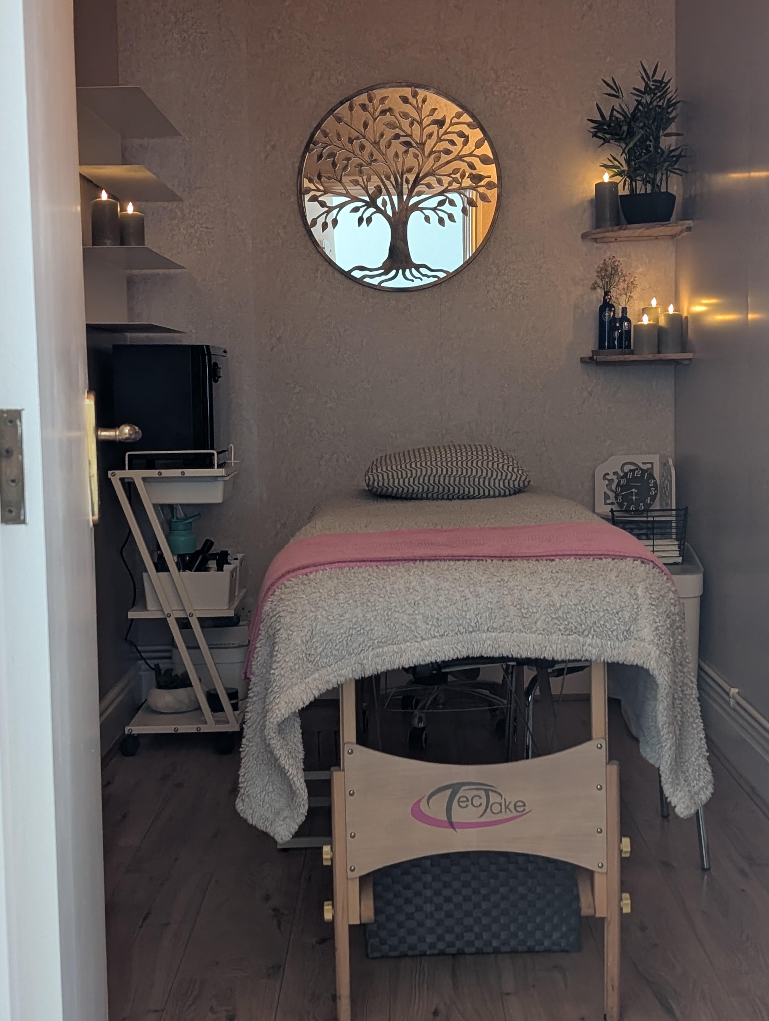 Photo - therapist treatment room