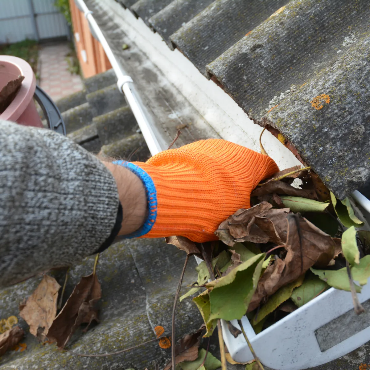 gutter cleaning in southern california