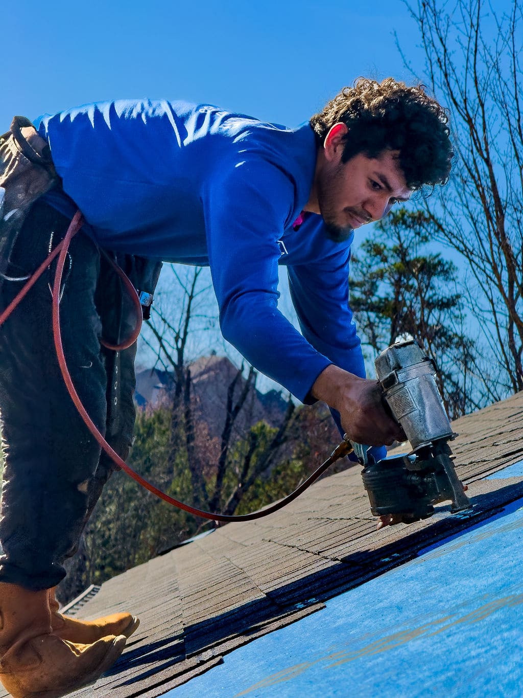 A roof hat shows the shingles well installed.