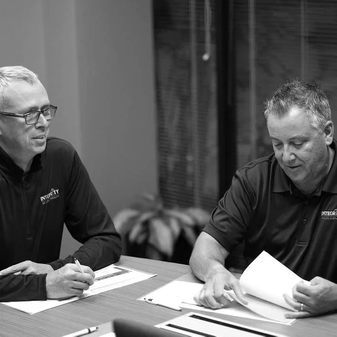 Medicare and Retirement Specialist meeting with client to discuss options.
