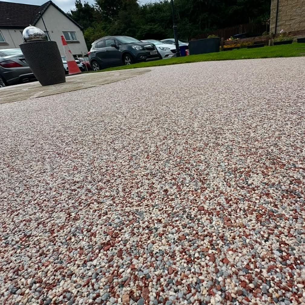Resin bound driveway surface installed by Equip2Save in Peebles