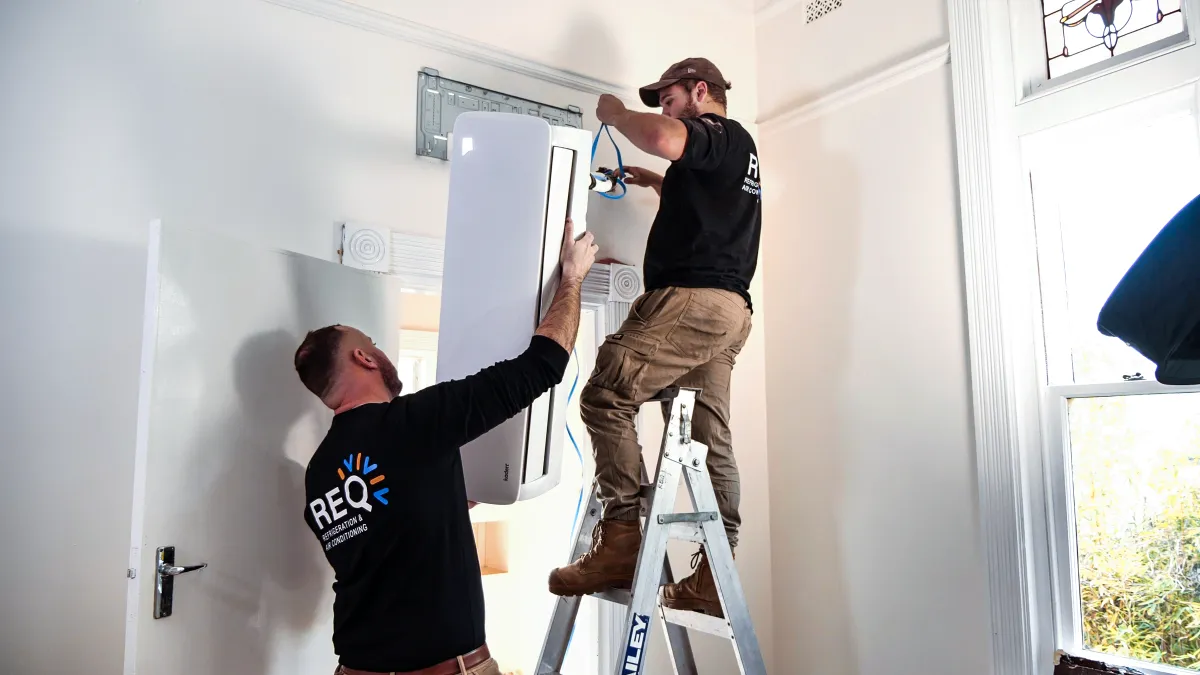 white switchplate on column