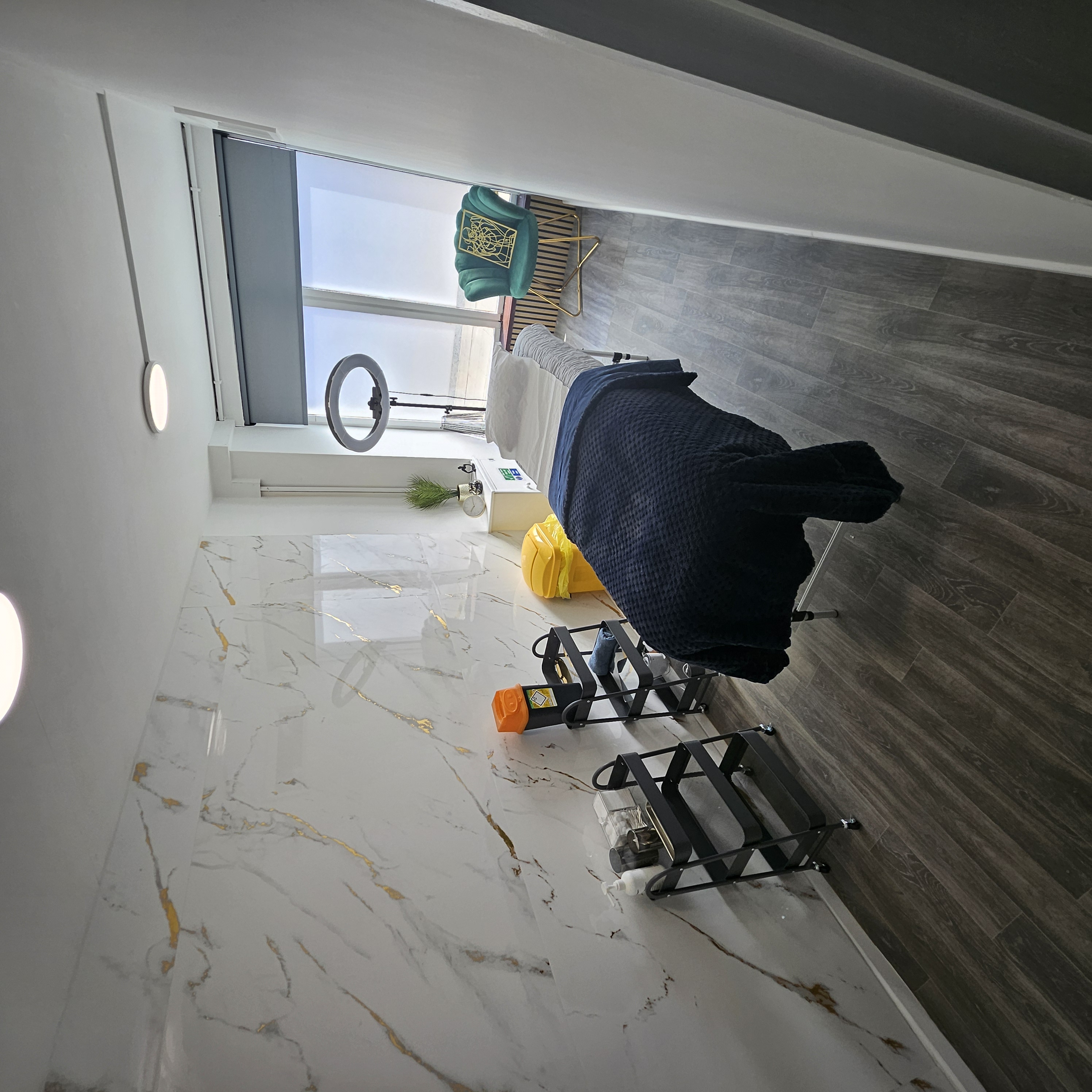 Injectables & facial aesthetics room