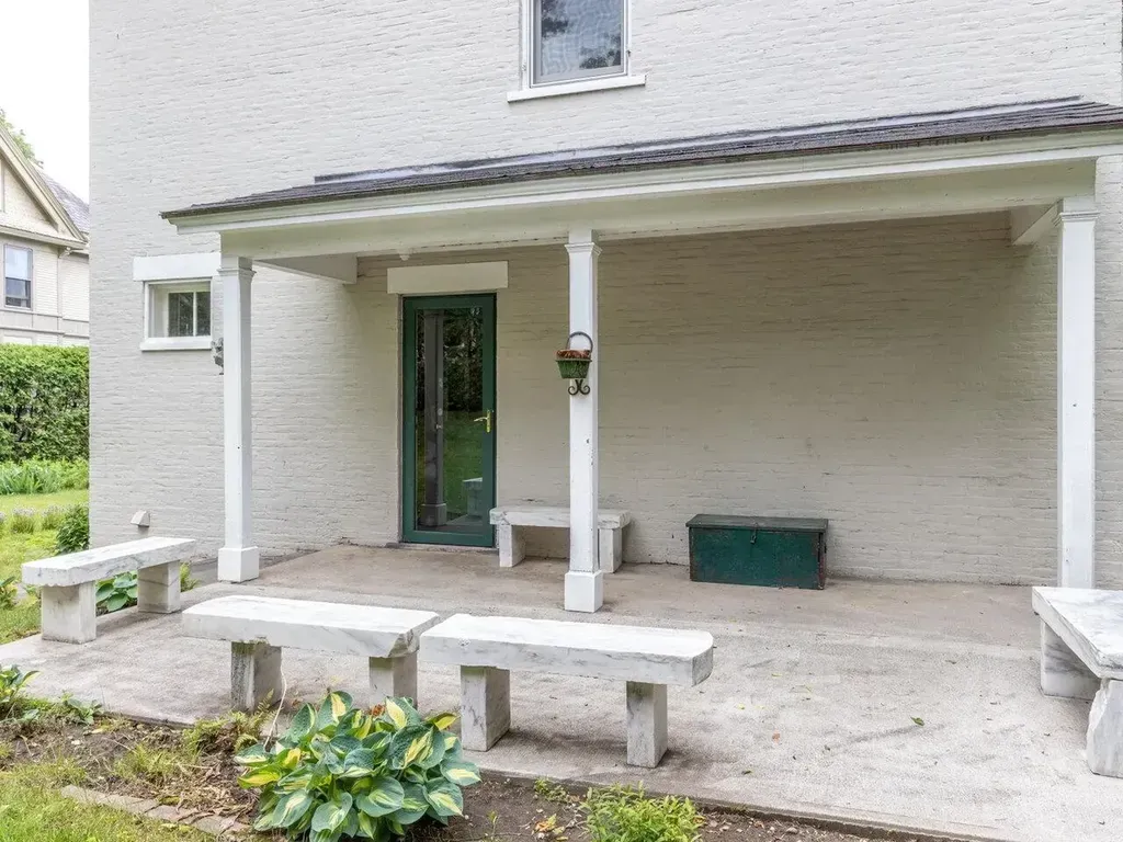 Burlington Concrete builds and installs Patio